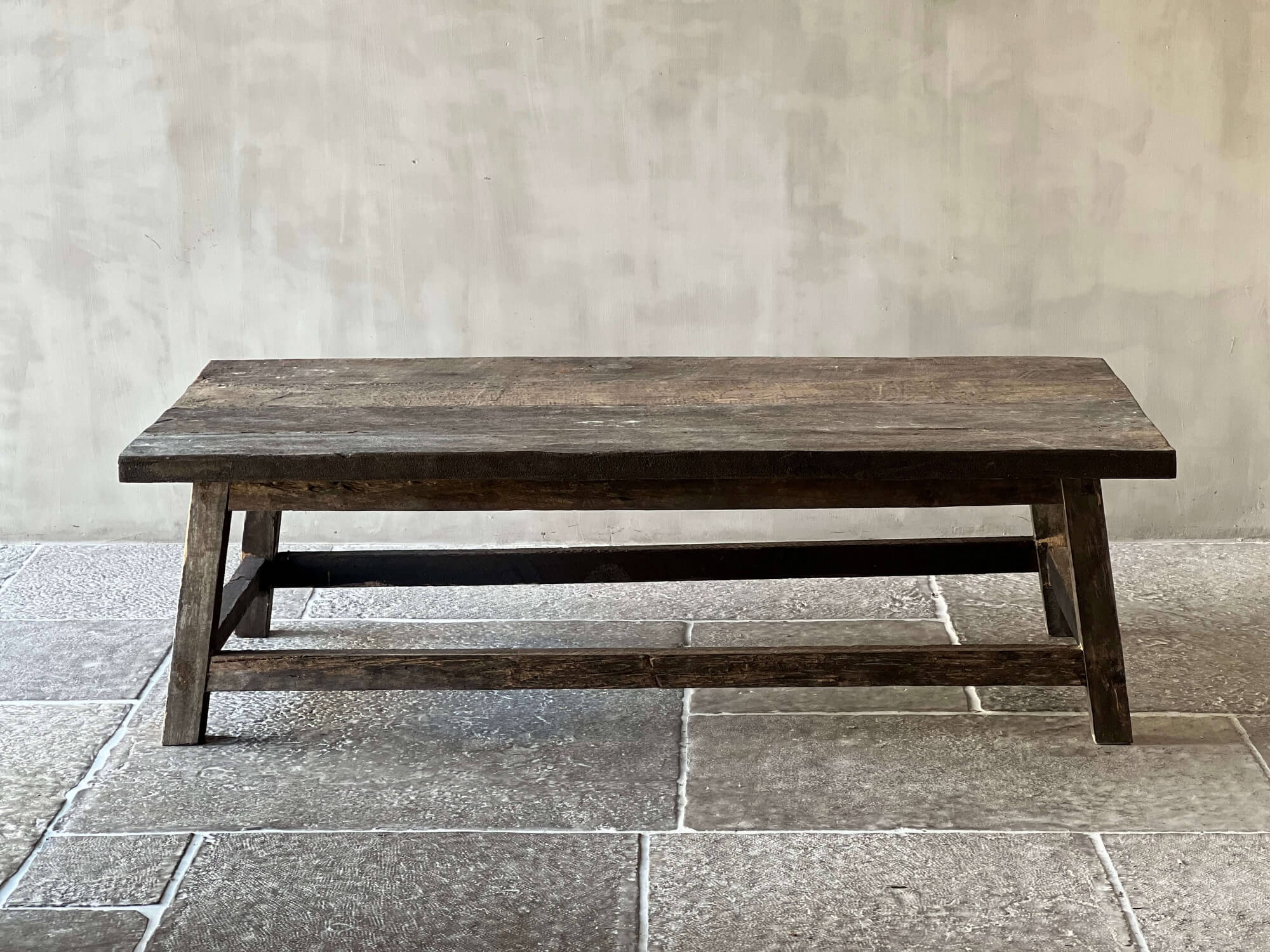 Bali-stijl horeca inrichting - OIdFarmCoffeetable-AuraPeeperkorn