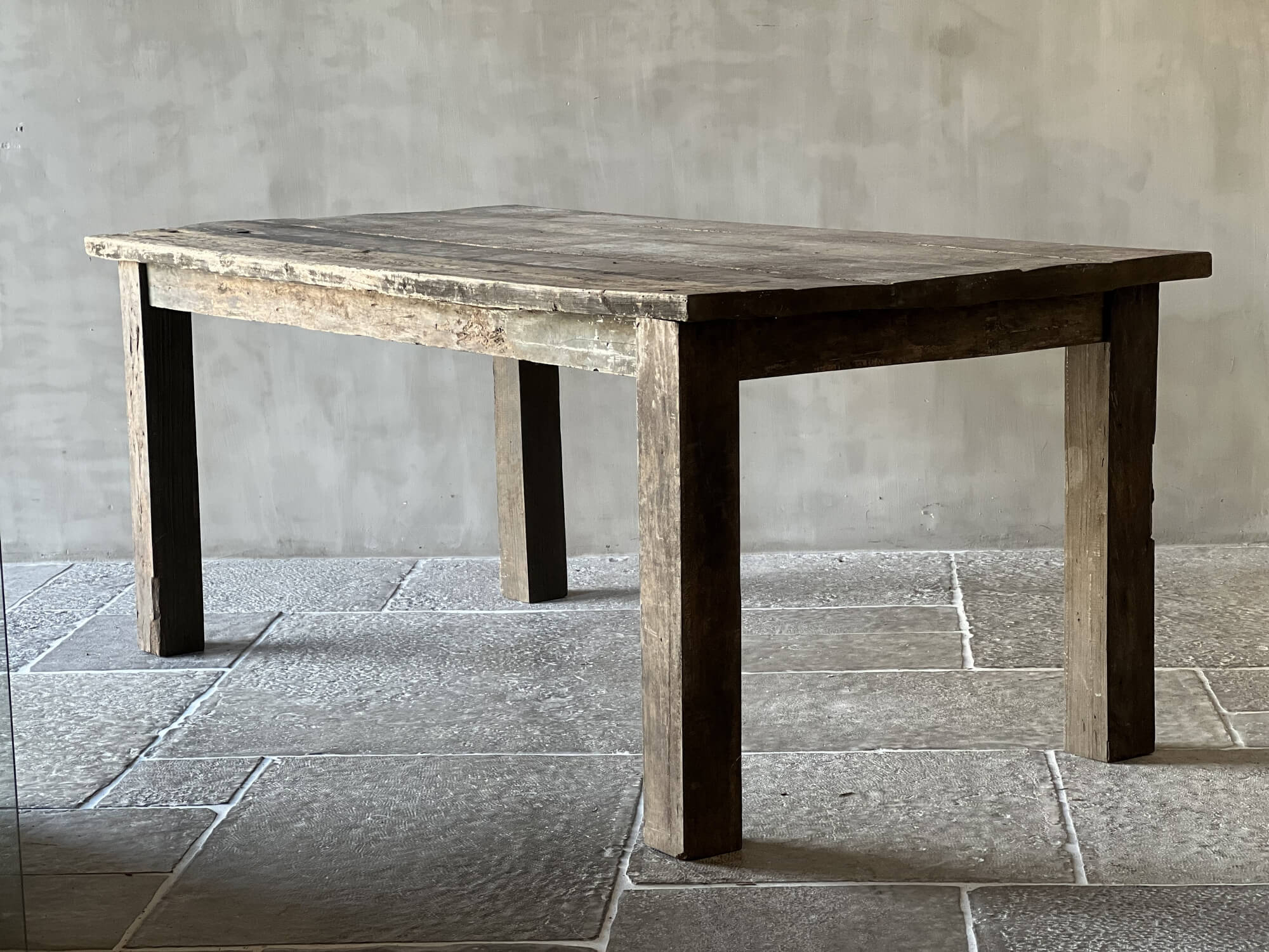 Groothandel in wabi sabi interieur - OldFarmEettafel-Aura-Peeperkorn